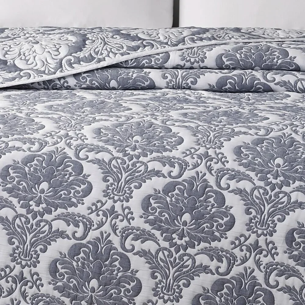 Tahari Hannah Matelasse Gray White Damask Reversible QUEEN Coverlet Quilt 92x92